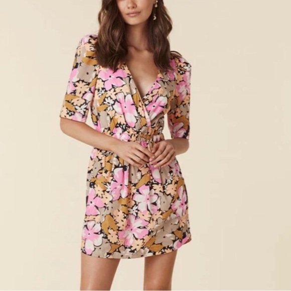 Spell NWOT Aloha Floral Short Sleeve Mini Dress Size M - Picture 1 of 10